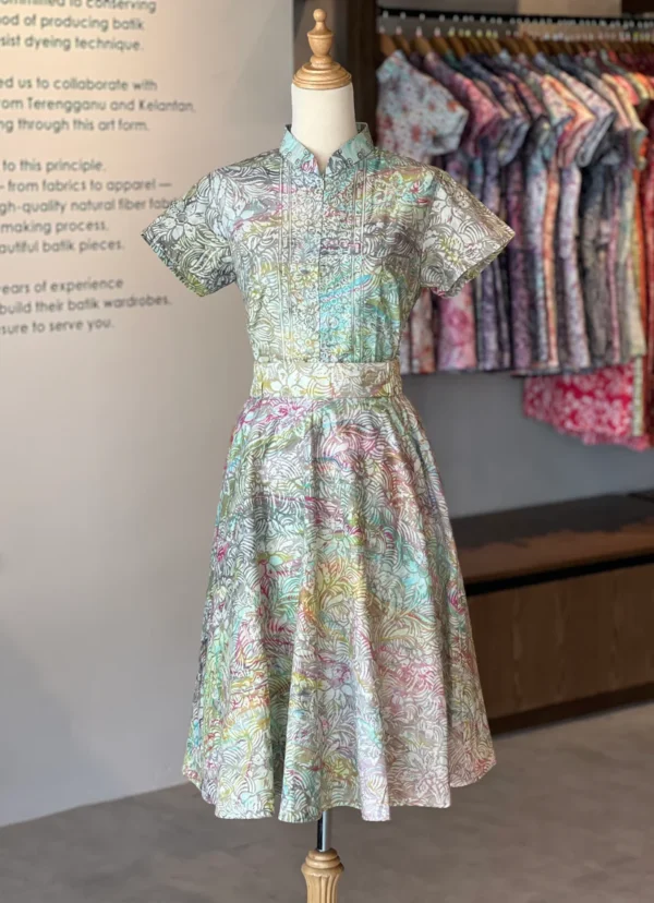 Ayu Set 1 (Minah Top + Ayu Lady Batik Midi Wavy Skirt)