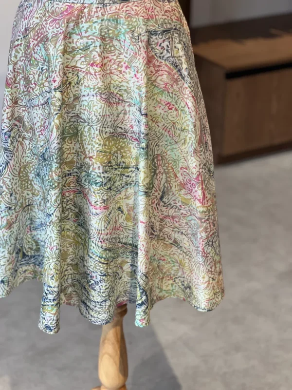 Ayu Set 20  (Minah Top + Ayu Lady Batik Midi Wavy Skirt)